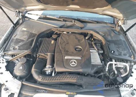 2017 Mercedes-Benz C 300 4Matic z USA, uszkodzony, nr VIN WDDWJ4KB8HF378644